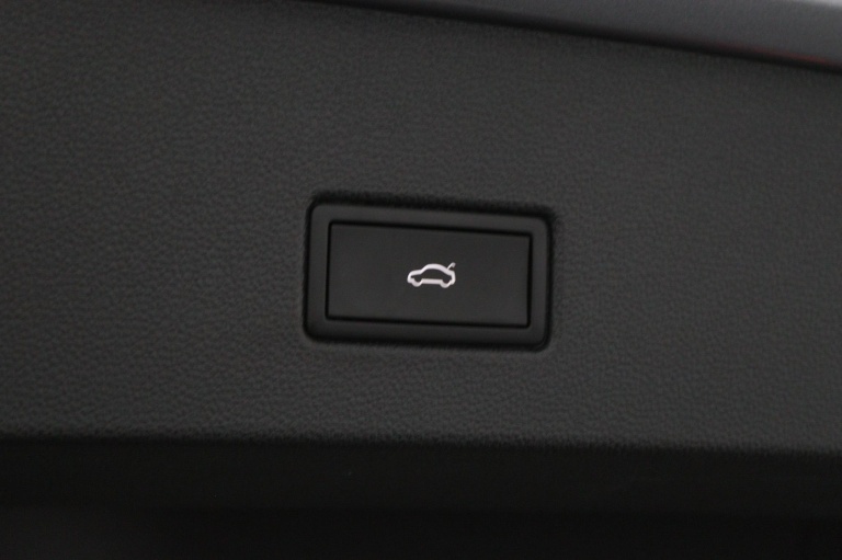 Volkswagen T-Roc - 1.5 TSI R-Line Business+ 43