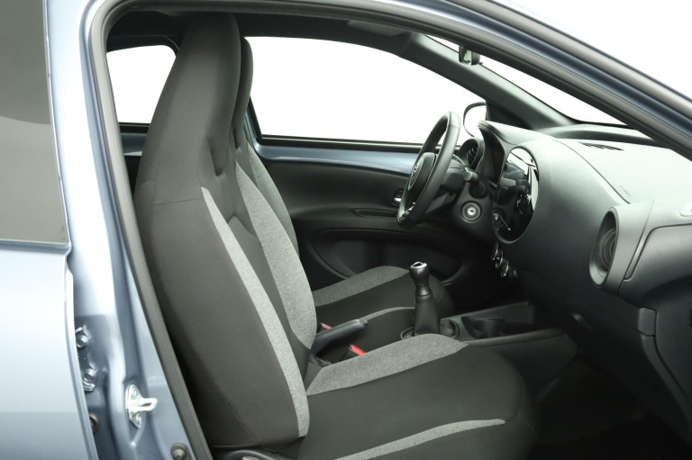 Toyota Aygo X - 1.0 VVT-i MT Play 22