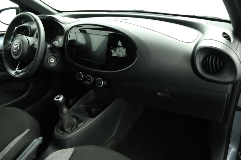 Toyota Aygo X - 1.0 VVT-i MT Play 39