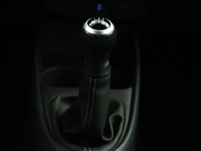 Toyota Aygo X - 1.0 VVT-i MT Play