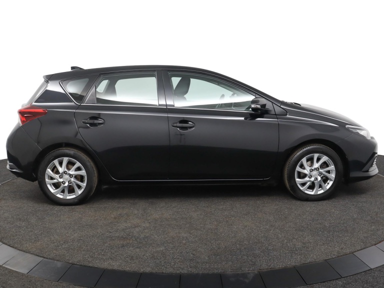 Toyota Auris - 1.2T Aspiration 13