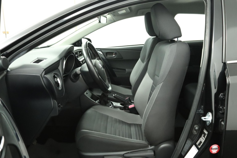 Toyota Auris - 1.2T Aspiration 17