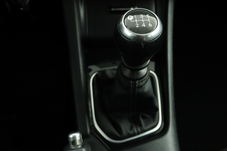 Toyota Auris - 1.2T Aspiration 27