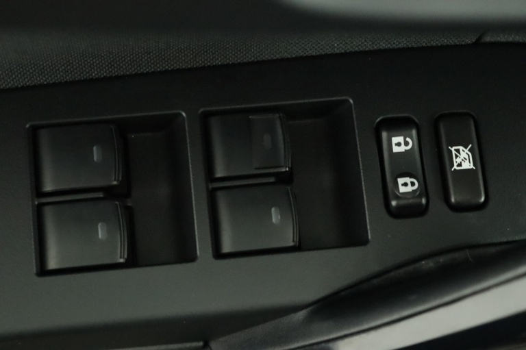 Toyota Auris - 1.2T Aspiration 29