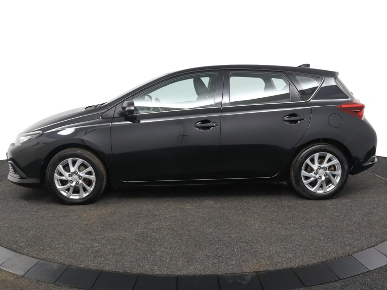 Toyota Auris - 1.2T Aspiration 3