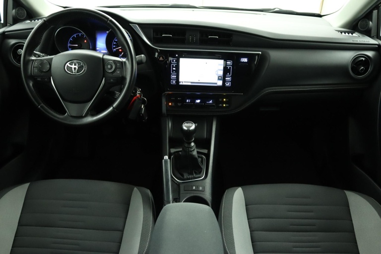 Toyota Auris - 1.2T Aspiration 4