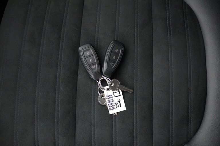 Ford Kuga - 2.5 PHEV ST-Line X 11