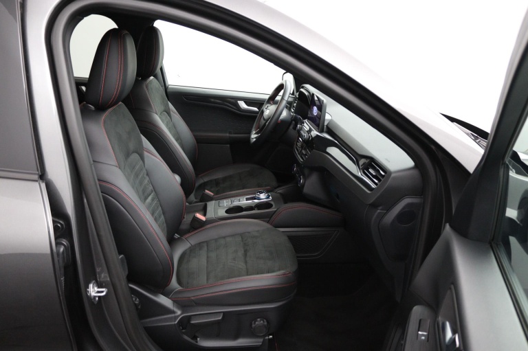 Ford Kuga - 2.5 PHEV ST-Line X 18