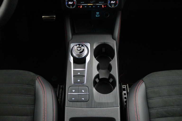 Ford Kuga - 2.5 PHEV ST-Line X 22