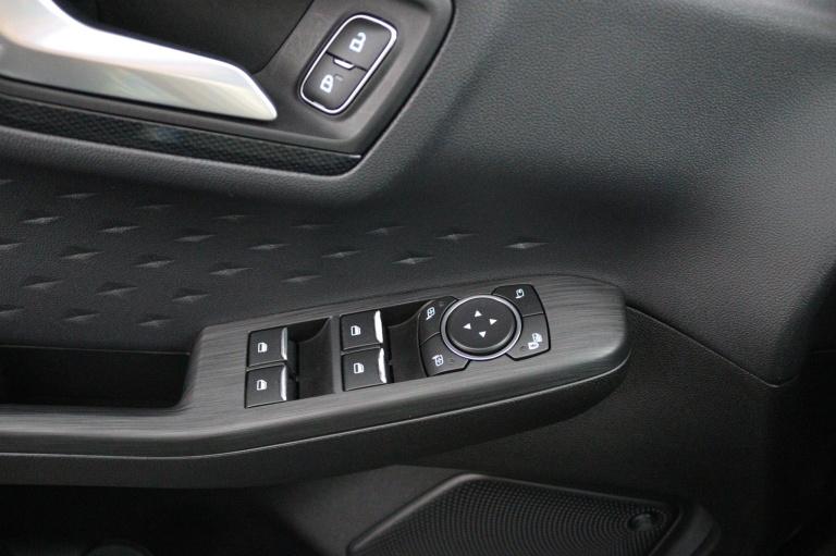 Ford Kuga - 2.5 PHEV ST-Line X 24