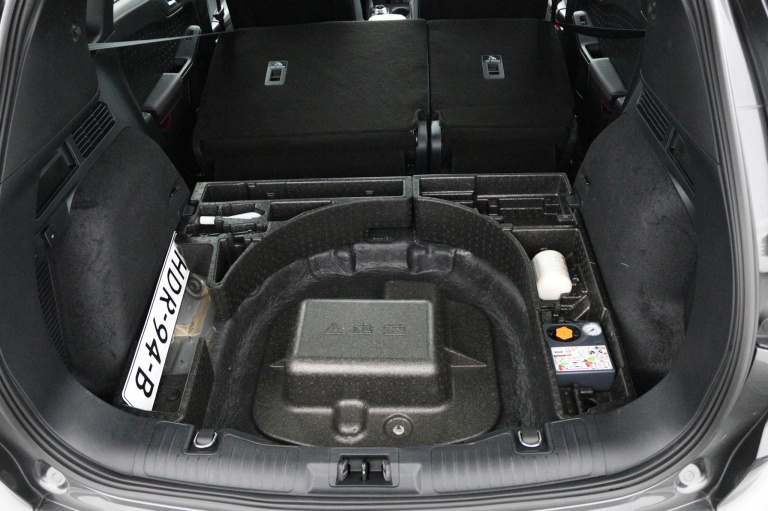 Ford Kuga - 2.5 PHEV ST-Line X 29