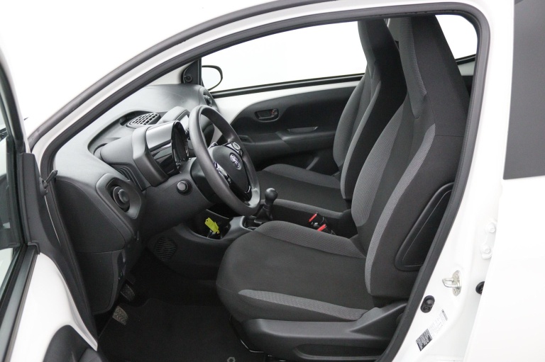 Toyota Aygo - 1.0 VVT-i x-fun 13