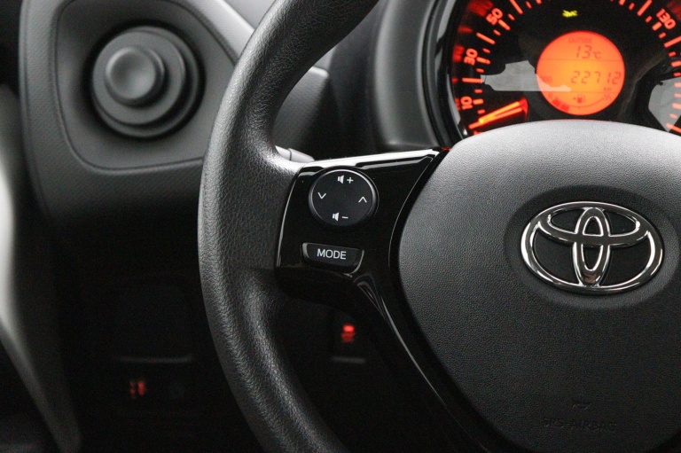 Toyota Aygo - 1.0 VVT-i x-fun 15