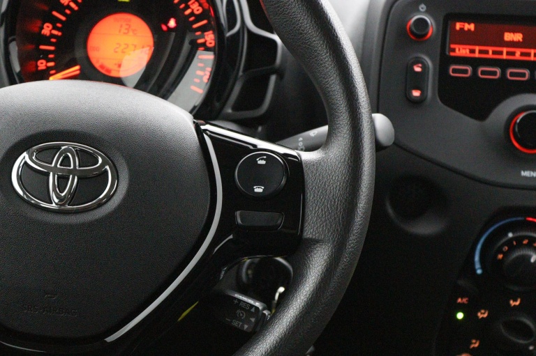 Toyota Aygo - 1.0 VVT-i x-fun 16