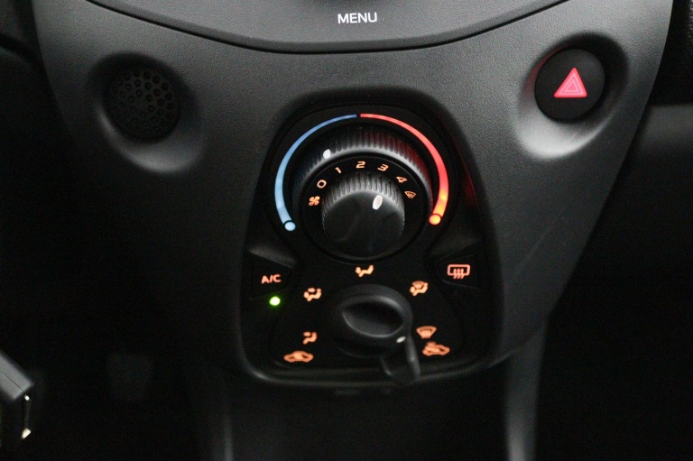 Toyota Aygo - 1.0 VVT-i x-fun 6