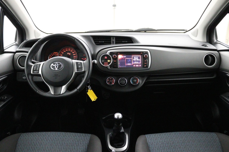Toyota Yaris - 1.0 VVT-i Aspiration 11