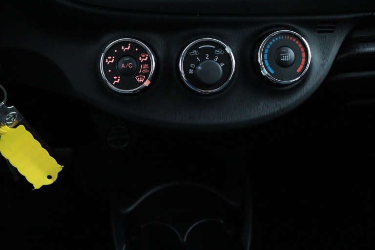 Toyota Yaris - 1.0 VVT-i Aspiration 16