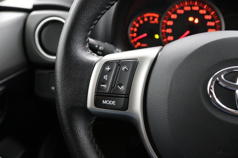 Toyota Yaris - 1.0 VVT-i Aspiration 17