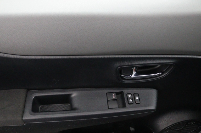 Toyota Yaris - 1.0 VVT-i Aspiration 29