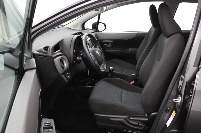Toyota Yaris - 1.0 VVT-i Aspiration 9