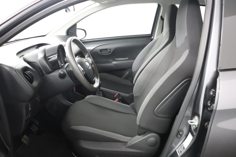 Toyota Aygo - 1.0 VVT-i x-fun 16