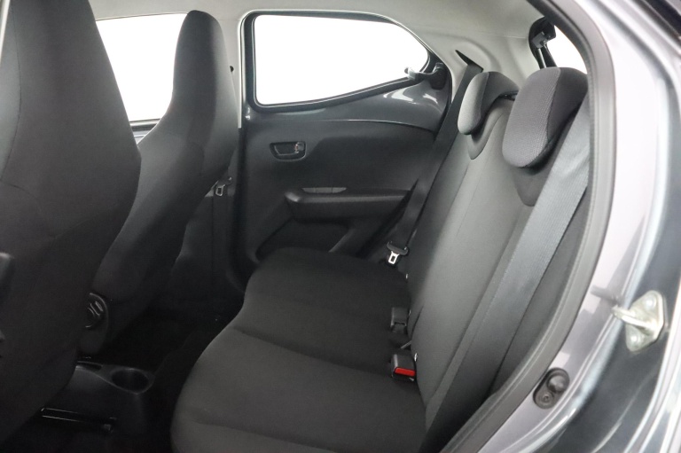 Toyota Aygo - 1.0 VVT-i x-fun 17