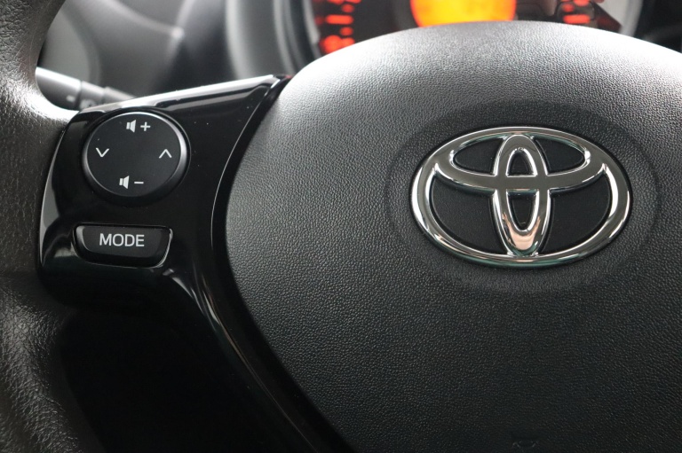 Toyota Aygo - 1.0 VVT-i x-fun 18