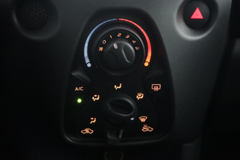 Toyota Aygo - 1.0 VVT-i x-fun 7