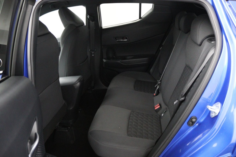Toyota C-HR - 2.0 Hybrid Bi-Tone 18