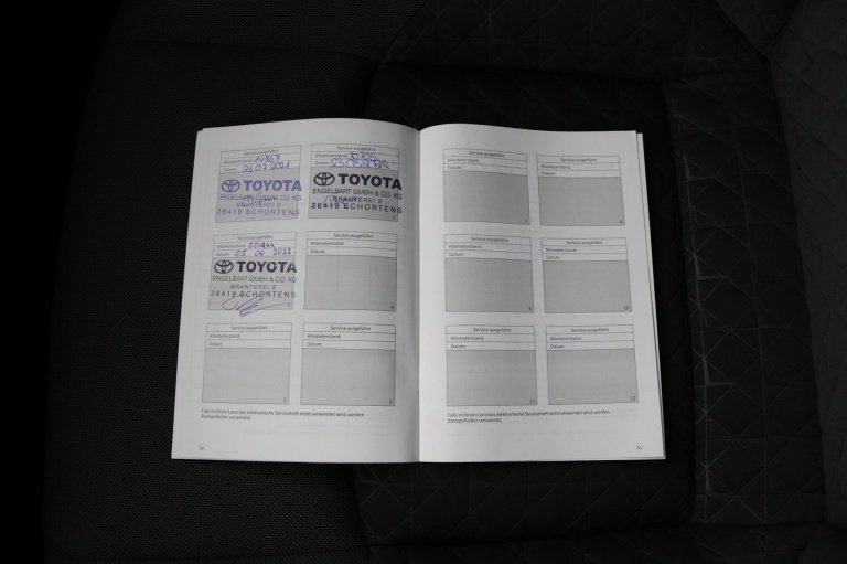 Toyota C-HR - 2.0 Hybrid Bi-Tone 48