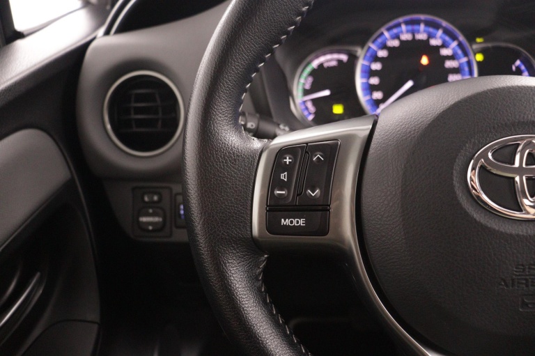 Toyota Yaris - 1.5 Hybrid Now 19