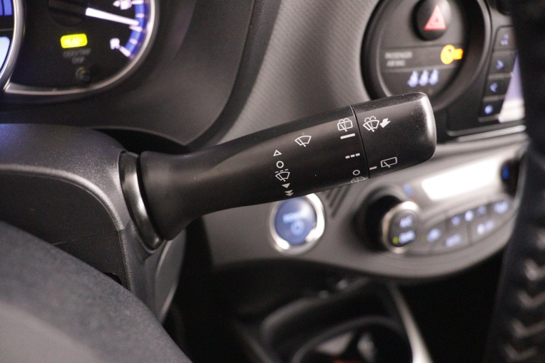 Toyota Yaris - 1.5 Hybrid Now 31