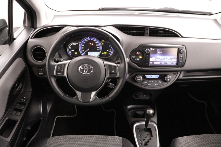 Toyota Yaris - 1.5 Hybrid Now 49