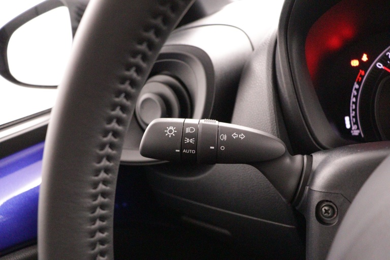 Toyota Aygo X - 1.0 VVT-i MT Play 28