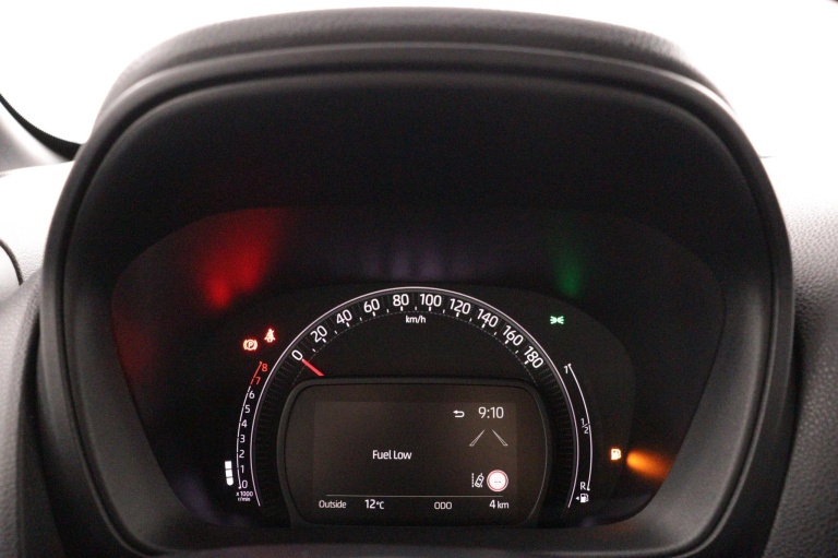 Toyota Aygo X - 1.0 VVT-i MT Play 6