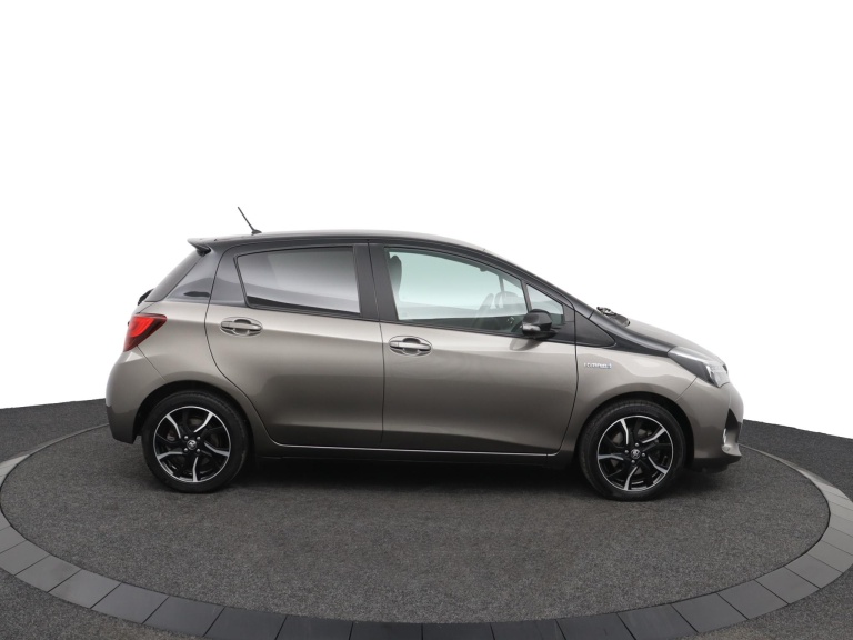 Toyota Yaris - 1.5 Hybrid Dynamic 12