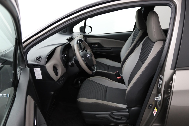 Toyota Yaris - 1.5 Hybrid Dynamic 16