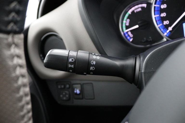 Toyota Yaris - 1.5 Hybrid Dynamic 31
