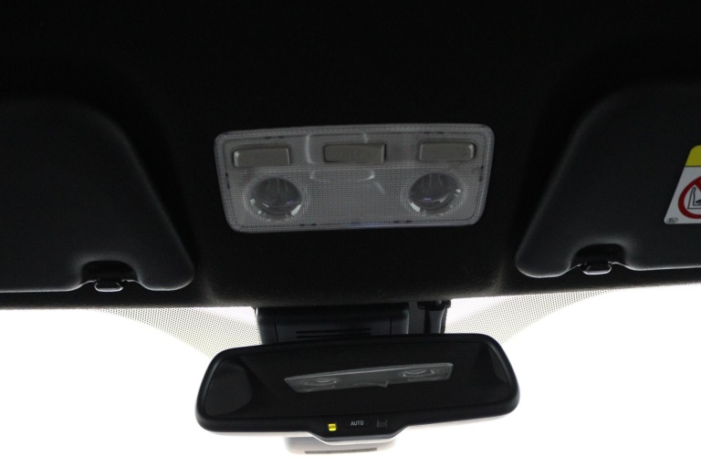 Toyota Yaris - 1.5 Hybrid Dynamic 33