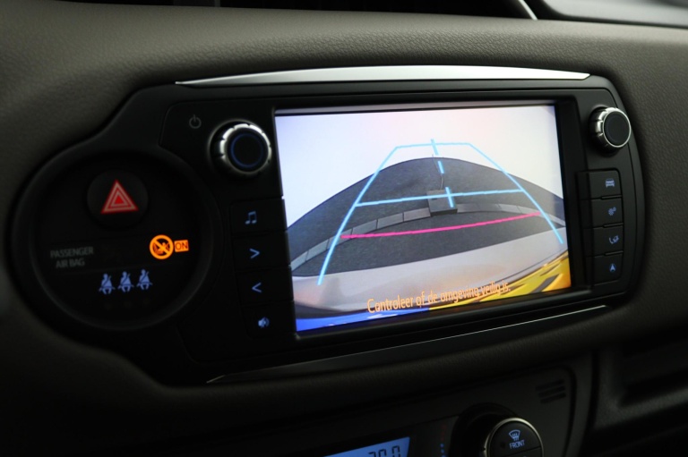 Toyota Yaris - 1.5 Hybrid Dynamic 8