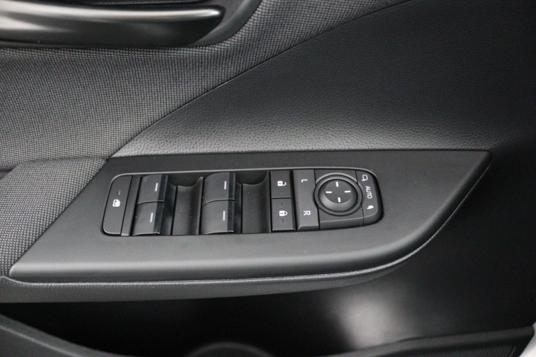 Toyota C-HR - 1.8 Hybrid 140 Dynamic 29