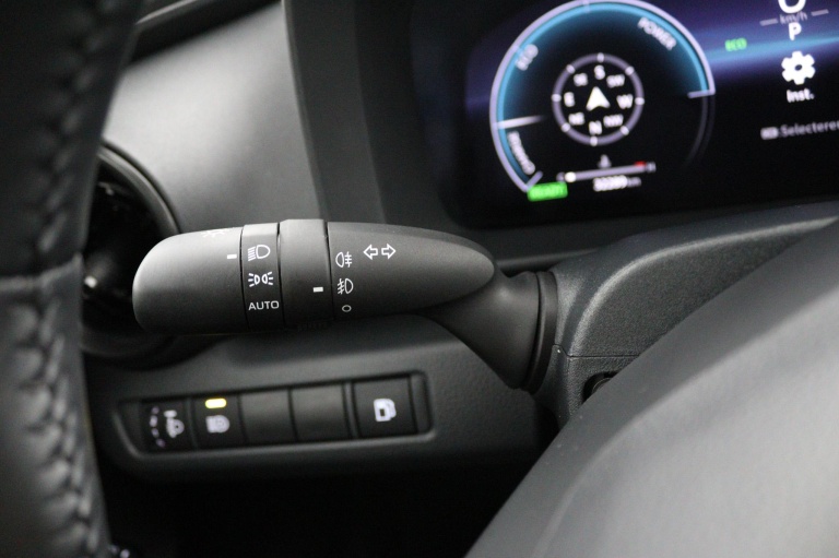 Toyota C-HR - 1.8 Hybrid 140 Dynamic 30