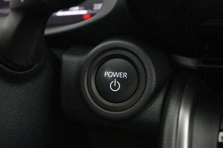 Toyota C-HR - 1.8 Hybrid 140 Dynamic 40