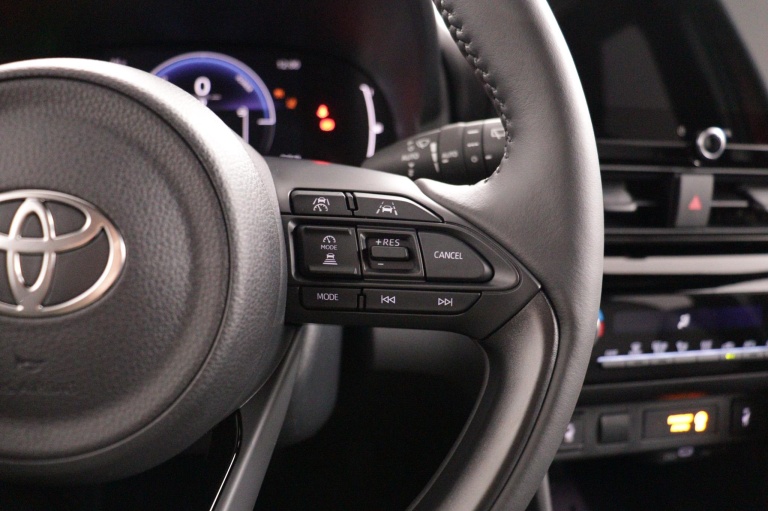 Toyota Yaris Cross - 1.5 Hybrid 115 Dynamic 18