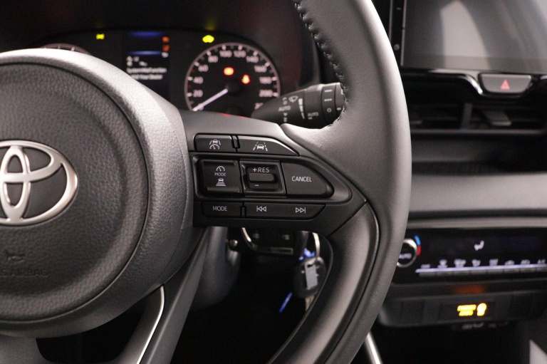 Toyota Yaris - 1.5 Hybrid 115 Active 19