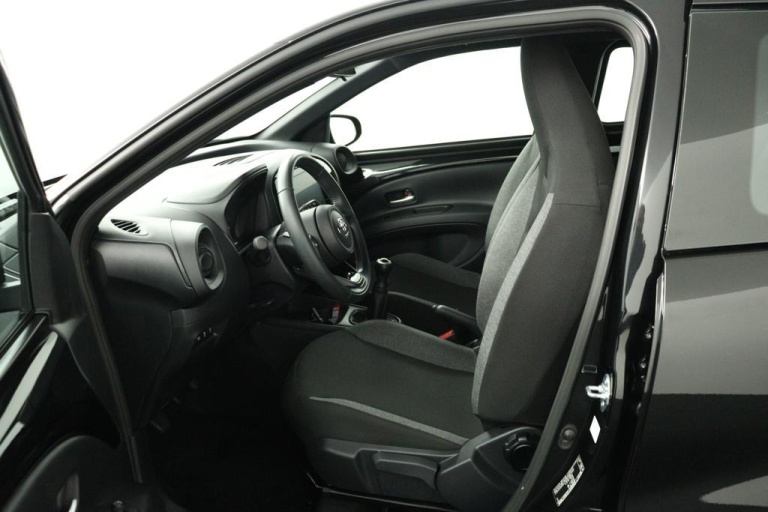 Toyota Aygo X - 1.0 VVT-i MT Play 17