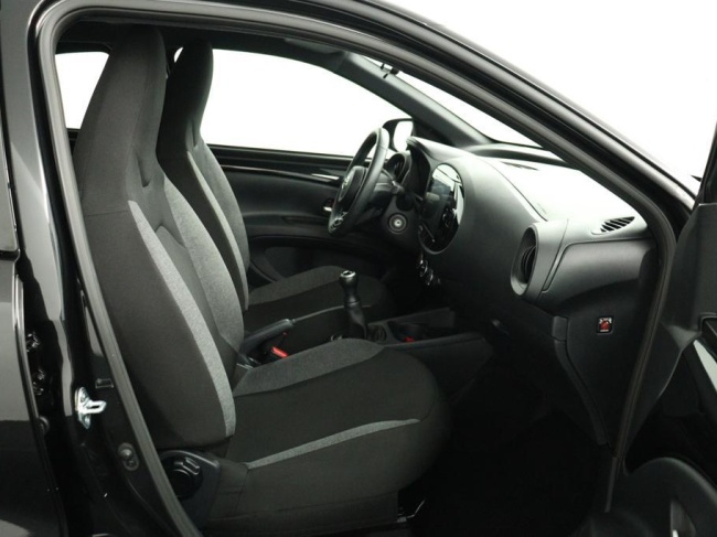 Toyota Aygo X - 1.0 VVT-i MT Play