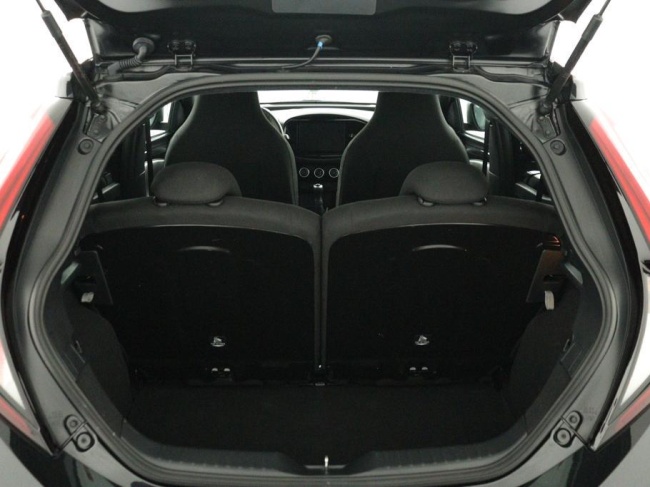 Toyota Aygo X - 1.0 VVT-i MT Play