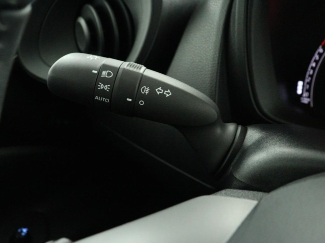 Toyota Aygo X - 1.0 VVT-i MT Play