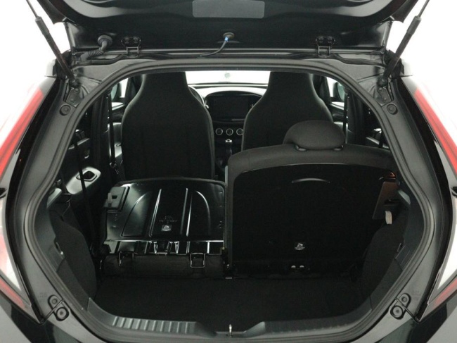 Toyota Aygo X - 1.0 VVT-i MT Play